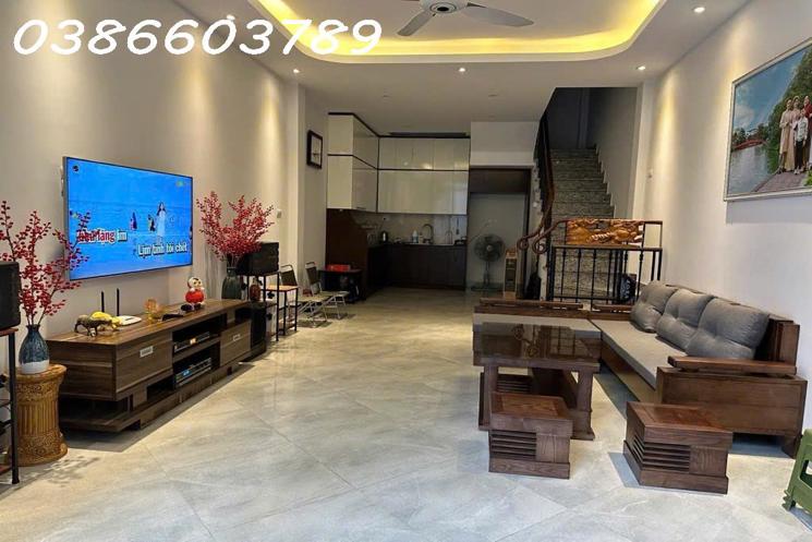 40.5m² – Ngọc Thụy – Phân Lô – MT 4m – 5 Tầng Nội Thất Full – Ô Tô Vào Nhà – Giá 10.6 Tỷ