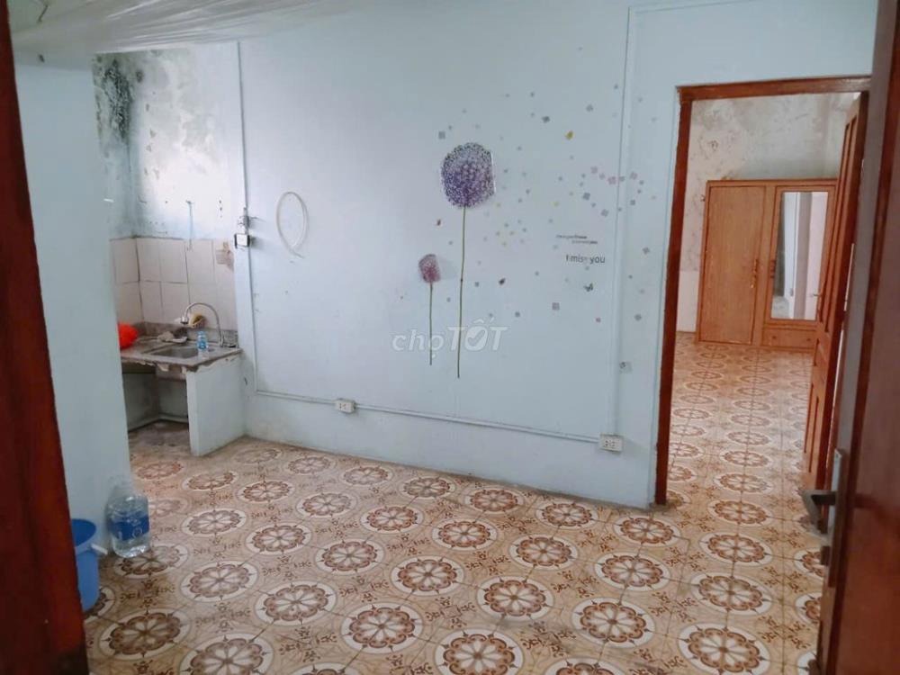 Cho Thuê Căn Hộ Chung Cư 51 Huỳnh Thúc Kháng, Đống Đa - Giá 4 Triệu/Tháng
