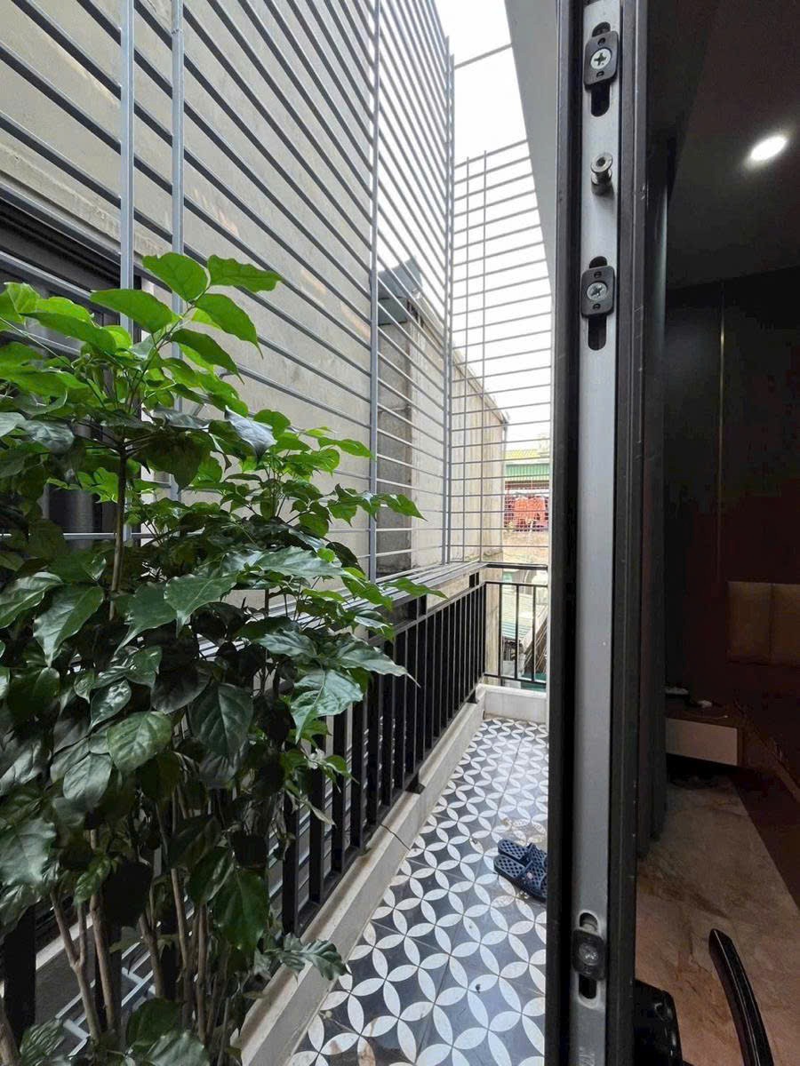 Bán nhà Kim Giang, 35m2, 5 tầng, hơn 7 tỷ, ngõ thông thoáng, gần trường học