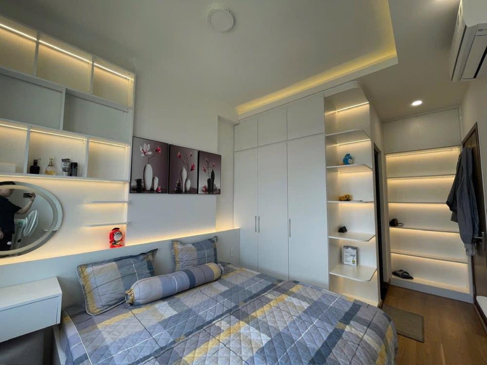 Căn Hộ 2PN, 60m², 2.1 Tỷ - Full Nội Thất, Sổ Sẵn - View Hồ Bơi