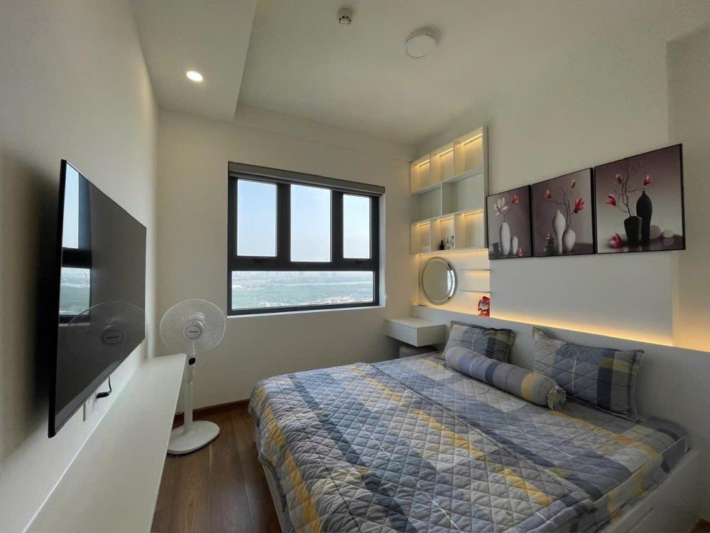Căn Hộ 2PN, 60m², 2.1 Tỷ - Full Nội Thất, Sổ Sẵn - View Hồ Bơi