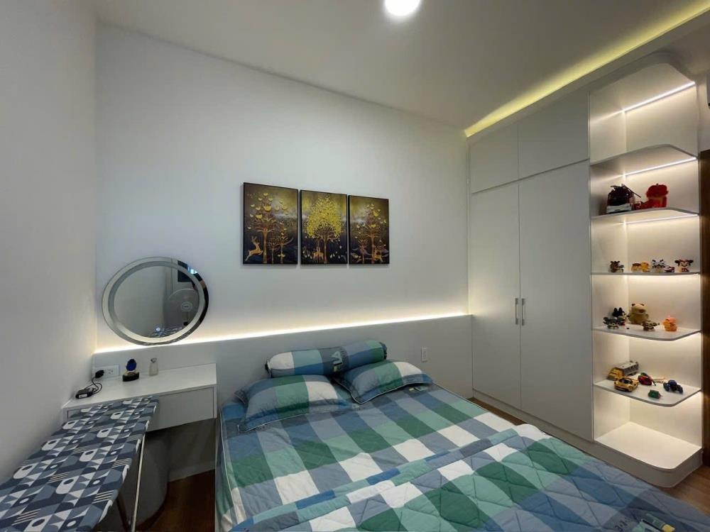 Căn Hộ 2PN, 60m², 2.1 Tỷ - Full Nội Thất, Sổ Sẵn - View Hồ Bơi