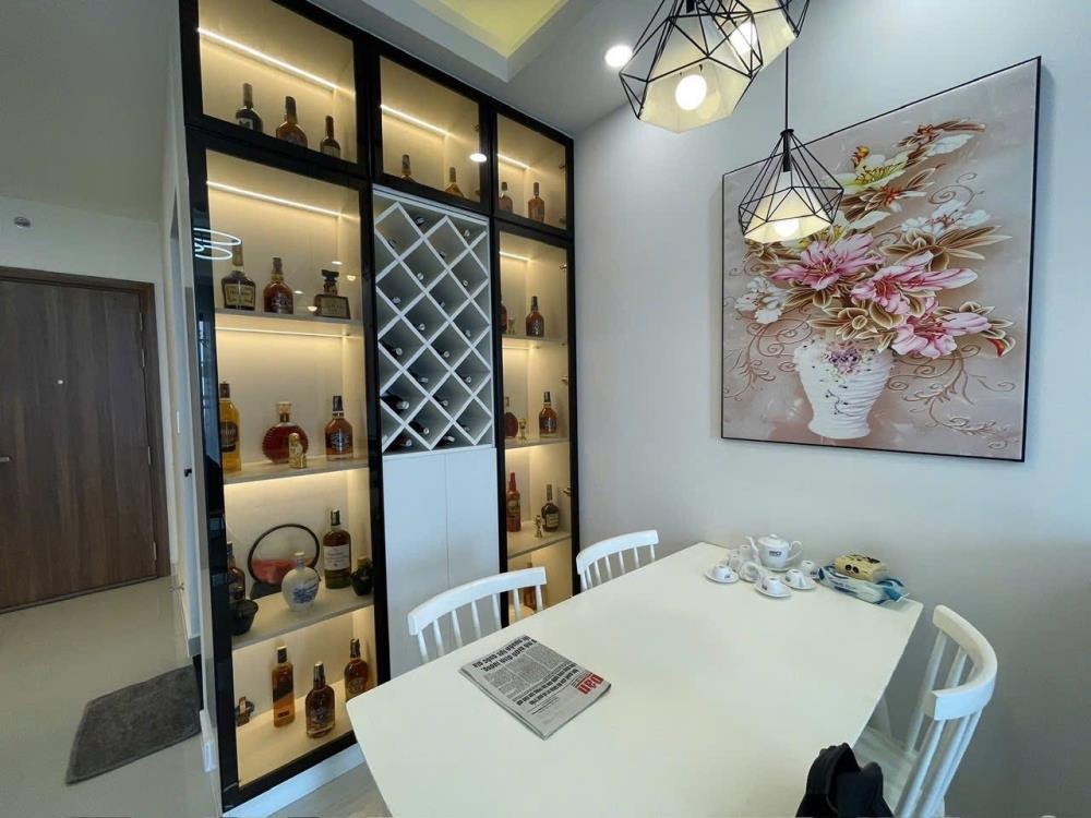 Căn Hộ 2PN, 60m², 2.1 Tỷ - Full Nội Thất, Sổ Sẵn - View Hồ Bơi