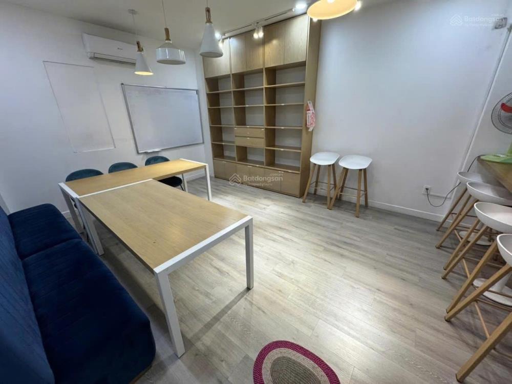 Cho Thuê Văn Phòng Phú Nhuận 30m2 - Giá 5 Triệu/Tháng | Lucky Lucky