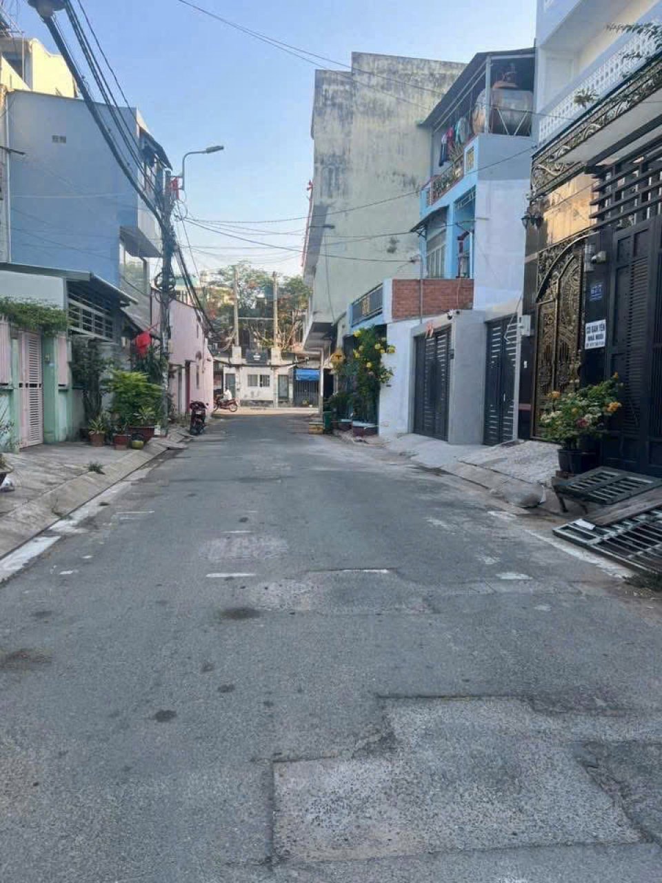 Nhà Vuông 2 Tầng, HXH, 71m2 - Nguyễn Văn Yến, Tân Phú | Giá 6.4 tỷ