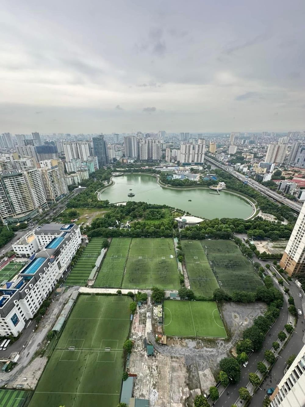 Bán căn hộ 3PN Vinhomes D’Capitale - View Hồ - Nội Thất Cao Cấp