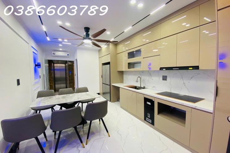 40m² – Ngọc Thụy – 6 Tầng Thang Máy – Full Nội Thất – 2 Thoáng – Ô Tô Đỗ Cổng – Giá 9.8 Tỷ