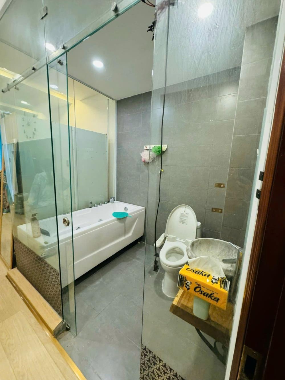 Bán Nhà Quận 3 - 5 Tầng, Thang Máy, Giá 8.9 Tỷ - Vị Trí CMT8