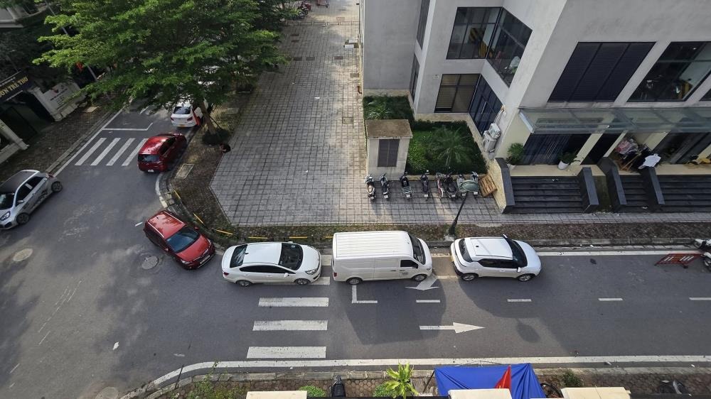 Bán nhà lô góc Kiến Hưng Hà Đông 130m2 - 5 tầng, 2 mặt tiền, 3 vỉa hè - Giá 32 tỷ (TL)