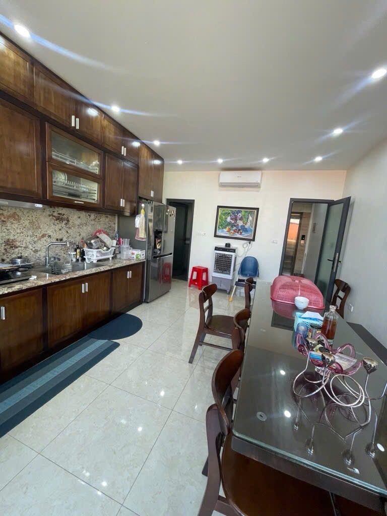 Nhà Đẹp Đội Cấn - 6 Tầng, Thang Máy, Mặt Tiền Rộng - Giá Tốt