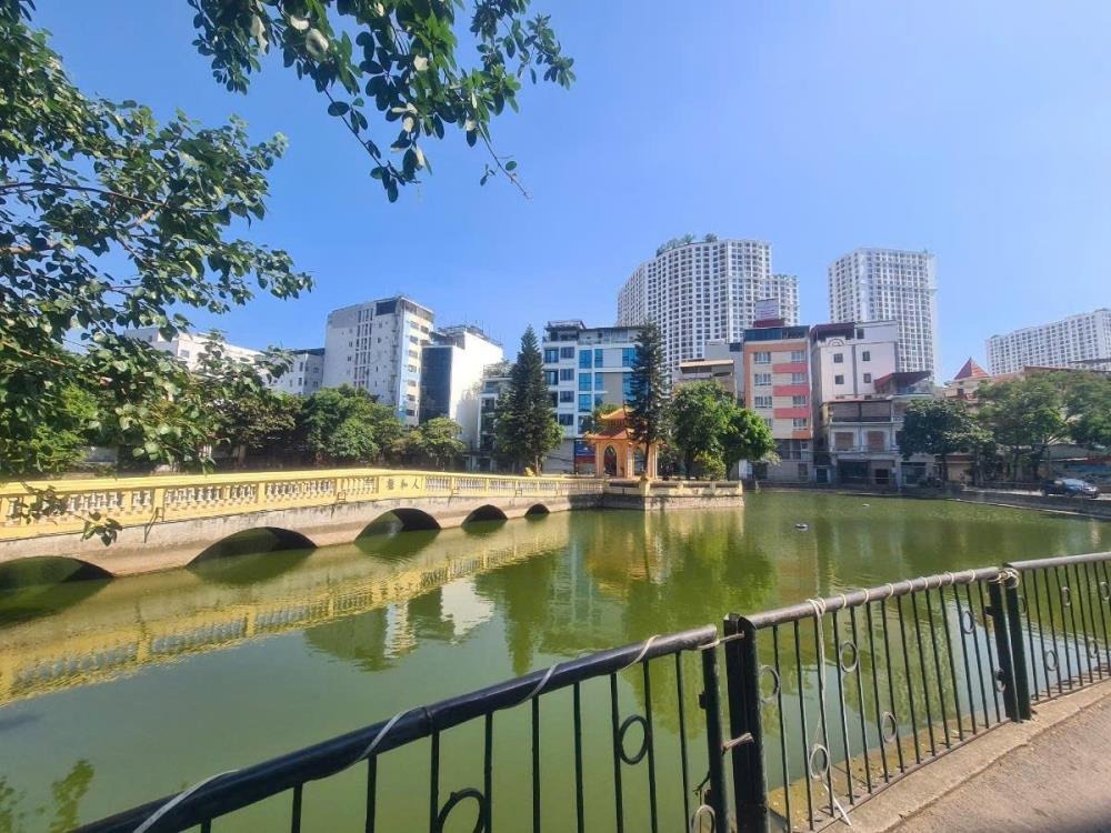 Bán nhà kinh doanh 4 tầng, View Hồ, Mặt Ngõ Ô Tô - Quan Nhân