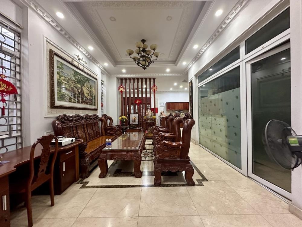 Biệt Thự Mặt Tiền Thủ Đức - 152m² - 9.5x16 - Chỉ 13.2 Tỷ