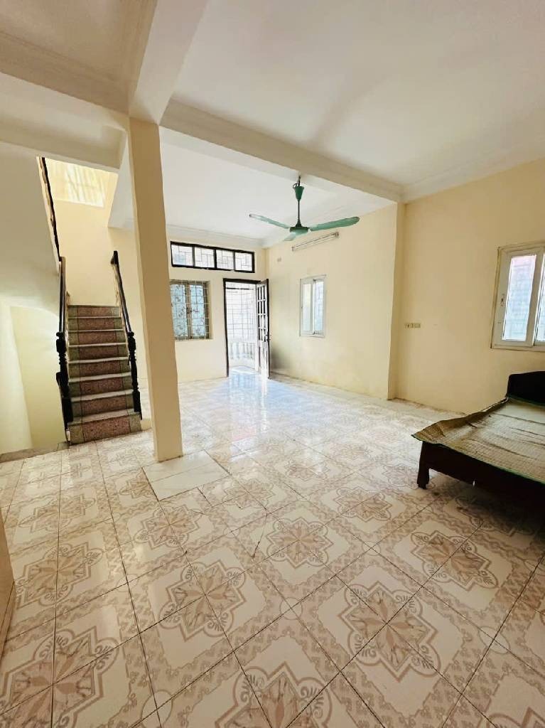 Nhà phố Đội Cấn - 39m2, 5 Tầng, 8.4 Tỷ - Vị trí đẹp, tiện ích đầy đủ
