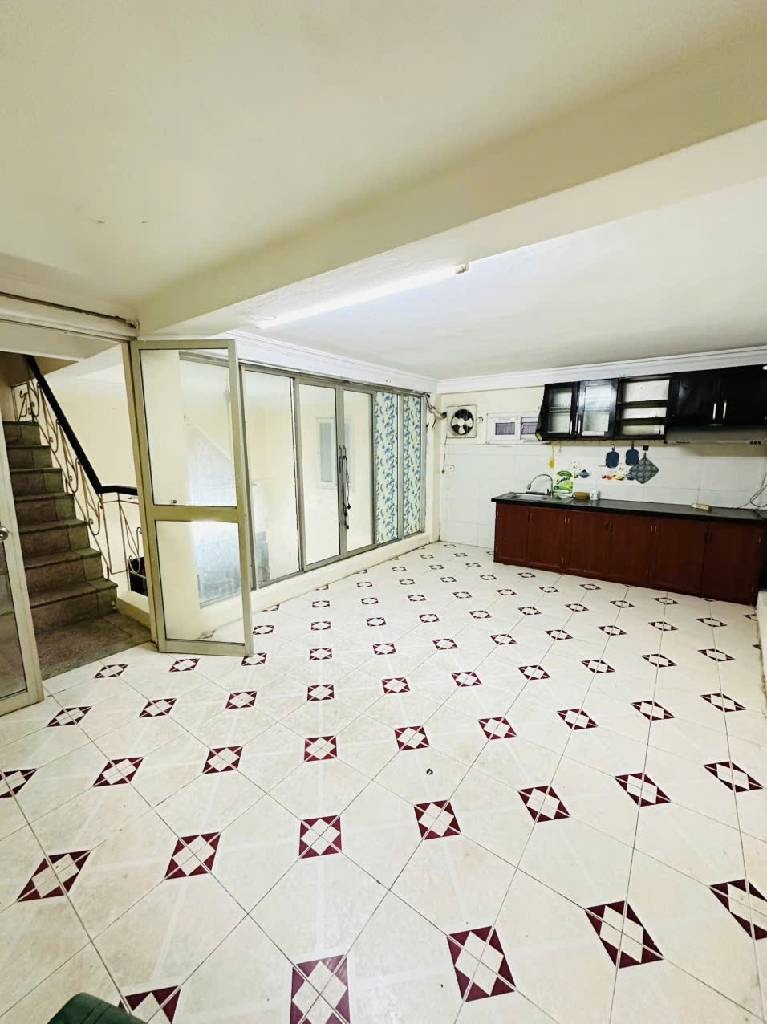 Nhà phố Đội Cấn - 39m2, 5 Tầng, 8.4 Tỷ - Vị trí đẹp, tiện ích đầy đủ