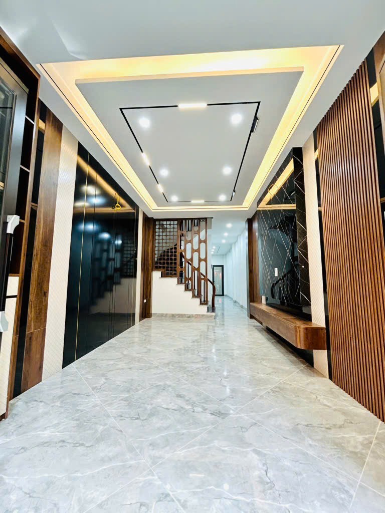 Bán nhà Nguyễn Khang, Cầu Giấy, 9.9 tỷ, 50m2, 6 tầng, Thang Máy