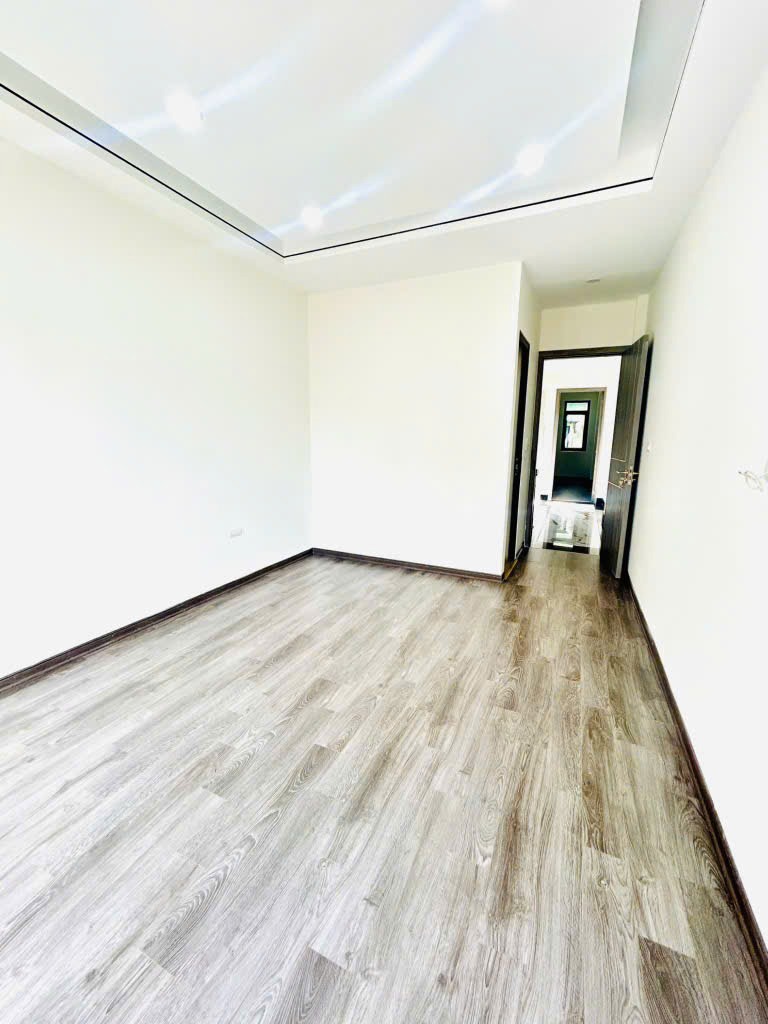 Bán nhà Nguyễn Khang, Cầu Giấy, 9.9 tỷ, 50m2, 6 tầng, Thang Máy