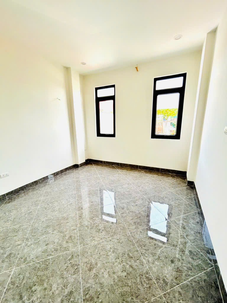 Bán nhà Nguyễn Khang, Cầu Giấy, 9.9 tỷ, 50m2, 6 tầng, Thang Máy