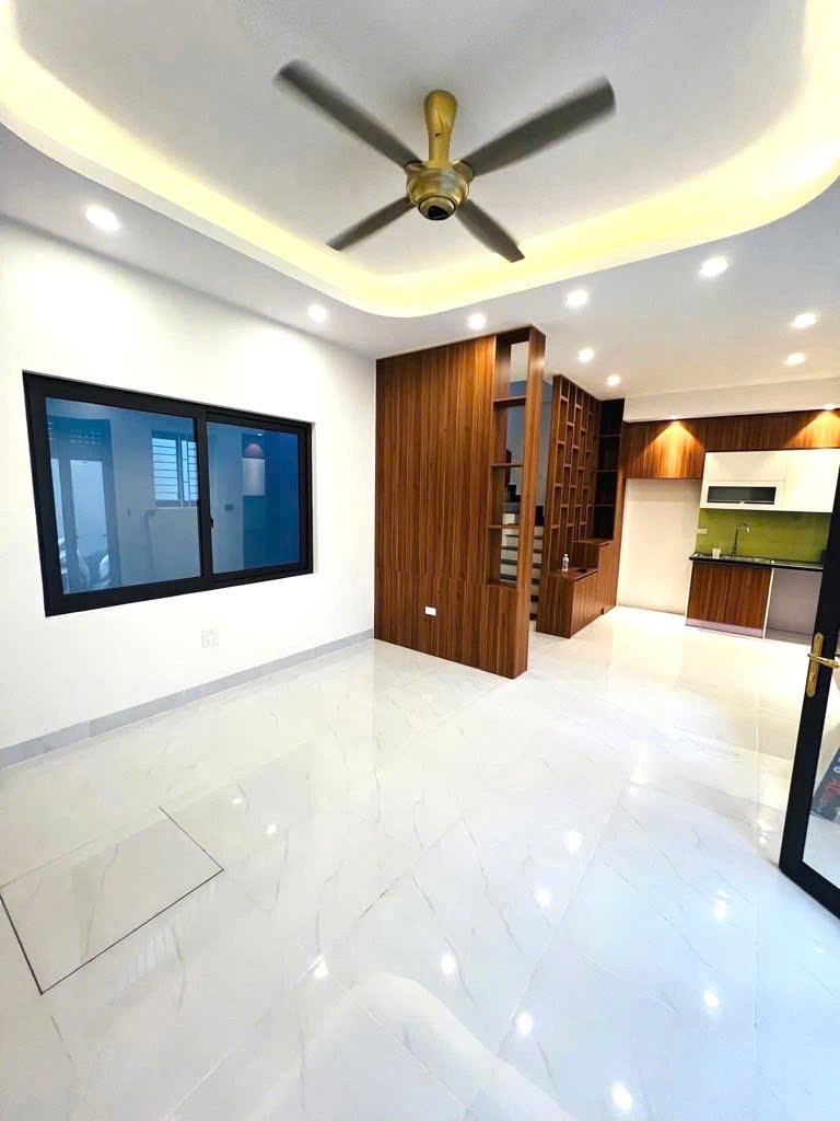 Bán nhà đẹp Lạc Long Quân, Cầu Giấy - Vị trí Vàng, Gần Hồ Tây
