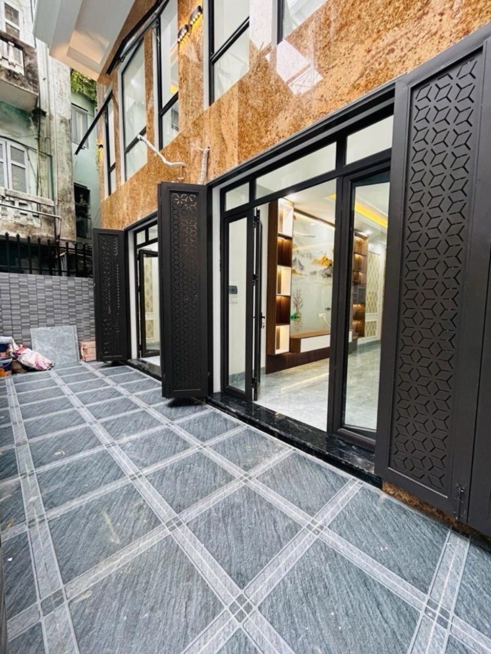 Bán Biệt Thự 6 Tầng, Thang Máy, Đống Đa - Nội Thất Nhập Khẩu - Giá 12.9 Tỷ