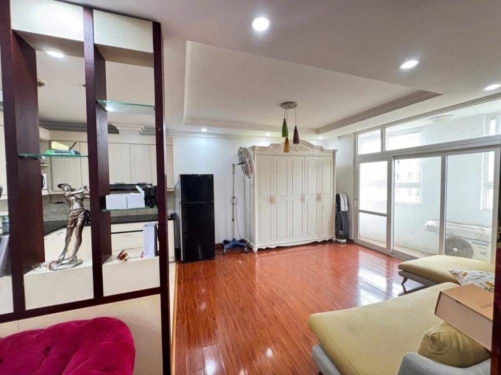 Bán chung cư Khuat Duy Tien - View thoáng - 7.6 tỷ (TL)