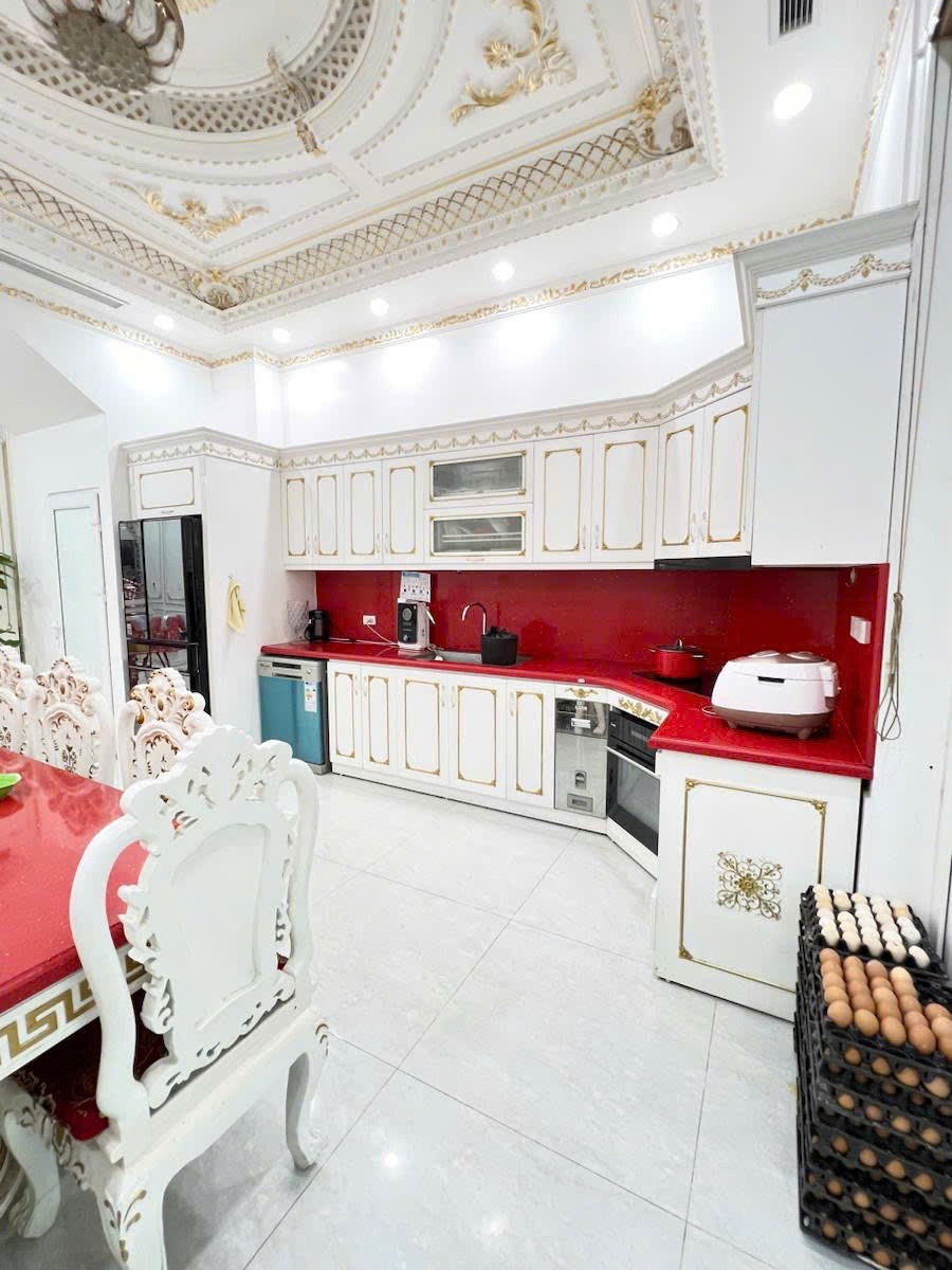 Nhà Mặt Phố Đội Nhân - 102m2 - Mặt Tiền 7m - Vị Trí Vàng Ba Đình