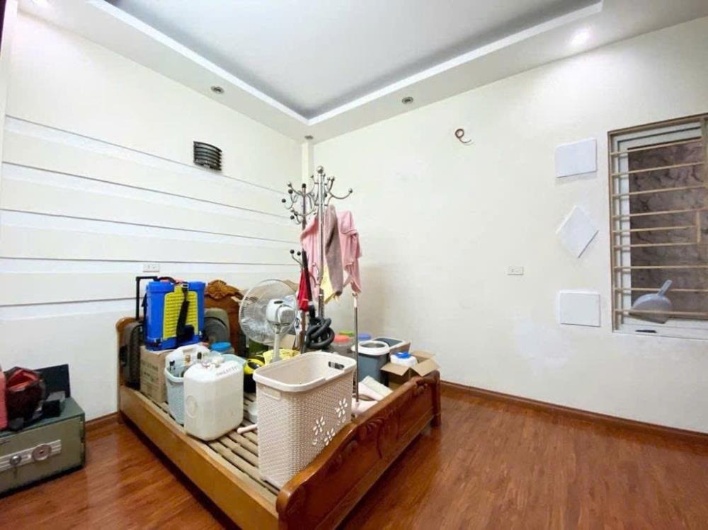 Nhà Trần Quốc Vượng 65m2 - Kinh Doanh Sầm Uất, Ô Tô Đỗ Cửa - Giá 13.6 tỷ