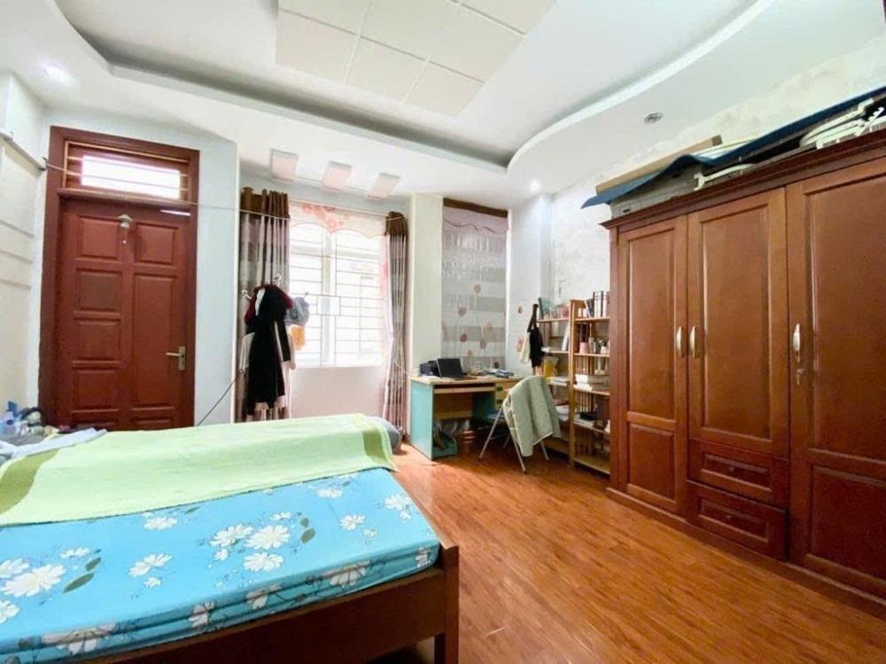 Nhà Trần Quốc Vượng 65m2 - Kinh Doanh Sầm Uất, Ô Tô Đỗ Cửa - Giá 13.6 tỷ