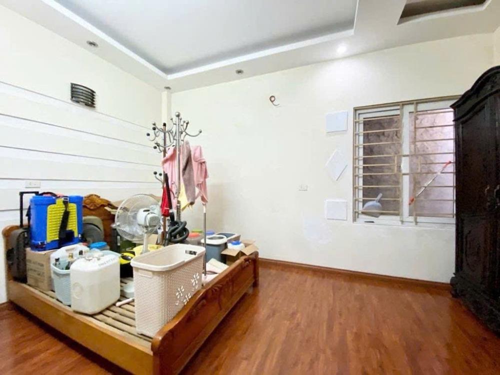 Nhà Trần Quốc Vượng 65m2 - Kinh Doanh Sầm Uất, Ô Tô Đỗ Cửa - Giá 13.6 tỷ