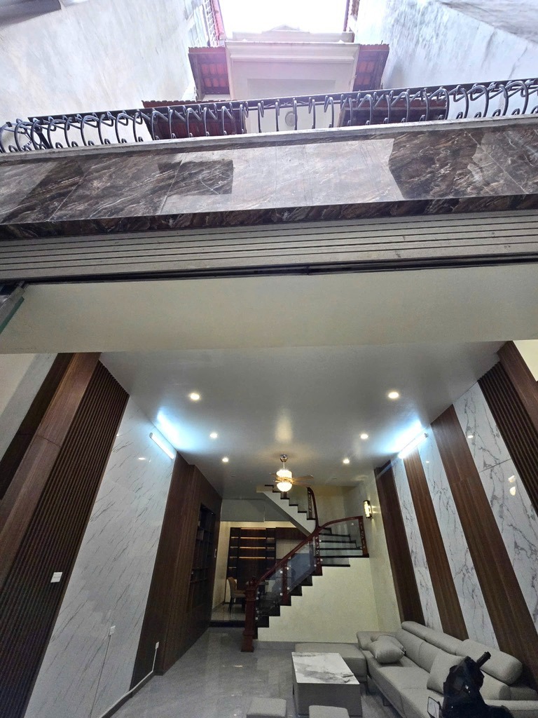 Bán nhà riêng Cầu Giấy 68m2, 4 tầng, Giá 12.9 tỷ