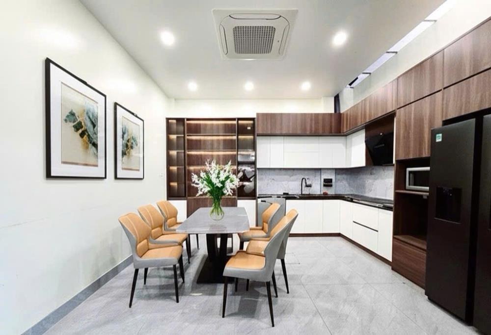 Nhà Đẹp 66m2 Nguyễn Khánh Toàn - Cầu Giấy - Giá Chỉ 12.9 Tỷ