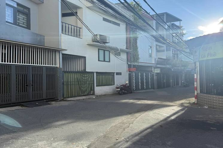 KIỆT Ô TÔ HIẾM ĐIỆN BIÊN PHỦ - NHÀ 3 TẦNG -  NHỈNH 4 TỶ - 0917351553