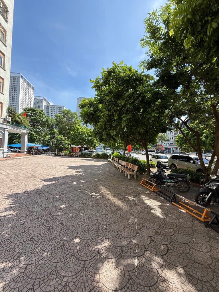 Bán Căn Hộ Chung Cư Nam Trung Yên - 47m² - 3.98 Tỷ - Vị Trí Vàng Cầu Giấy