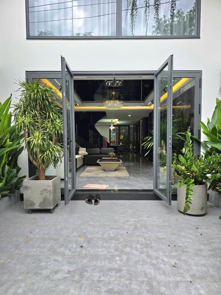 Bán nhà phố Quận 7 - 97.5m2 - 16.5 tỷ - Ngang 5m - Vị trí đắc địa