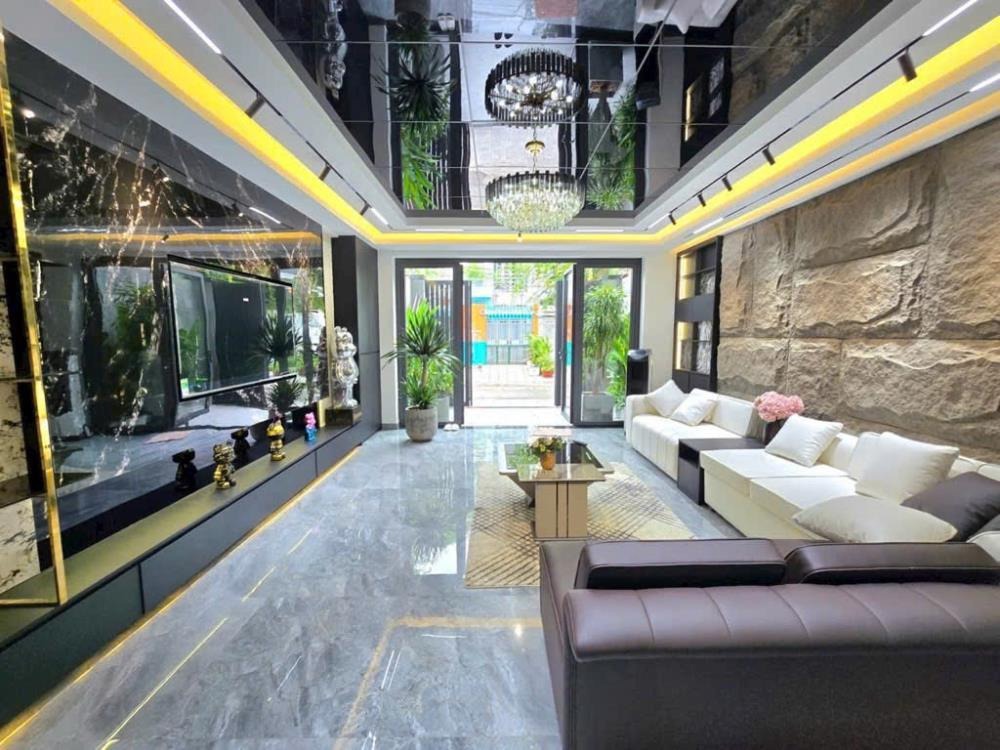Bán nhà phố Quận 7 - 97.5m2 - 16.5 tỷ - Ngang 5m - Vị trí đắc địa