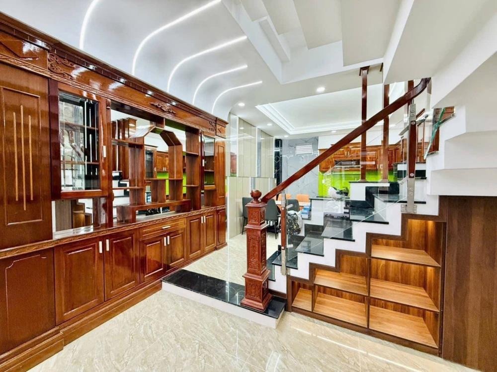 Bán nhà mặt tiền Hà Huy Giáp, Quận 12 - Vị trí đẹp, kinh doanh đỉnh cao