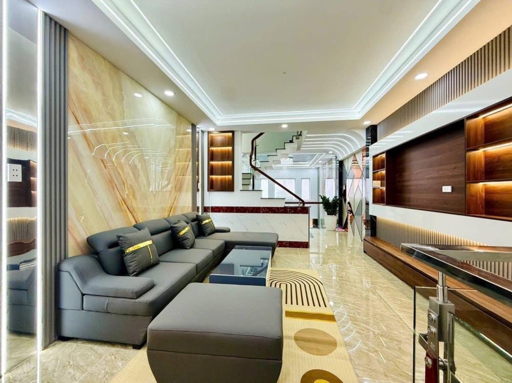 Bán nhà mặt tiền Hà Huy Giáp, Quận 12 - Vị trí đẹp, kinh doanh đỉnh cao