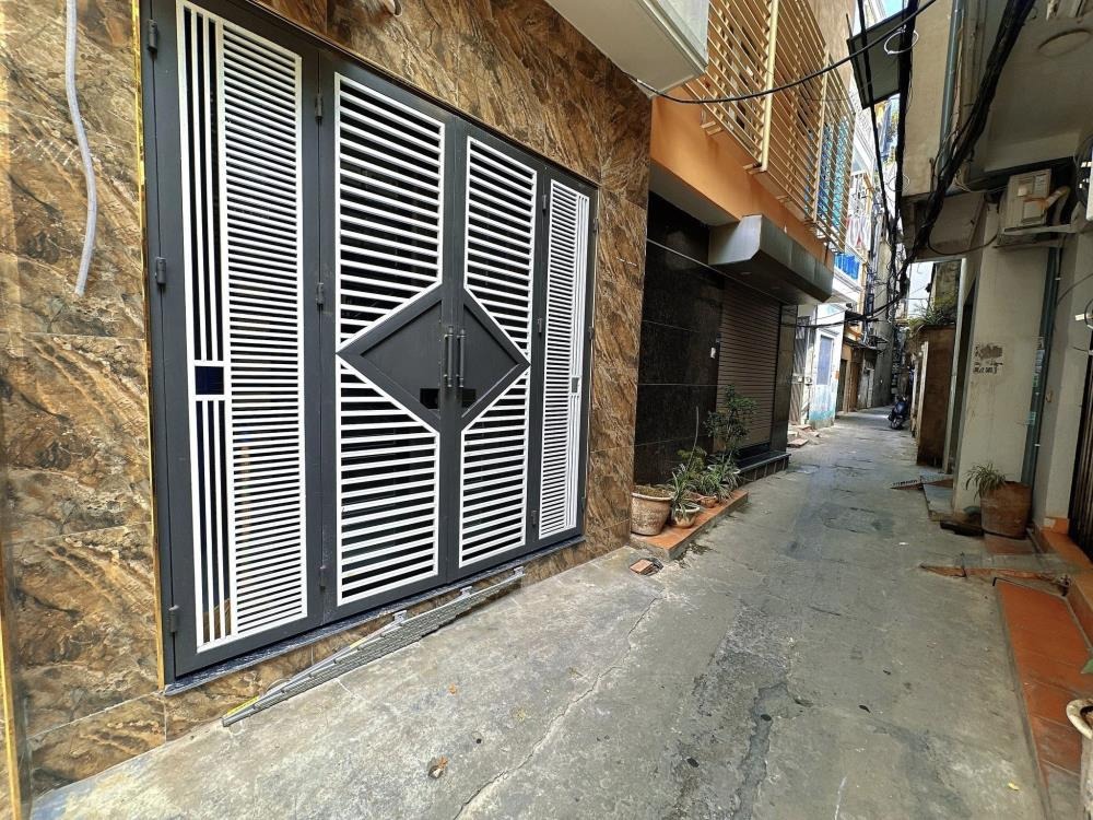 Bán nhà mới tinh 31-34m² 5 tầng, mặt tiền 3.3m, giá 8.8 tỷ - Nguyễn Văn Huyên