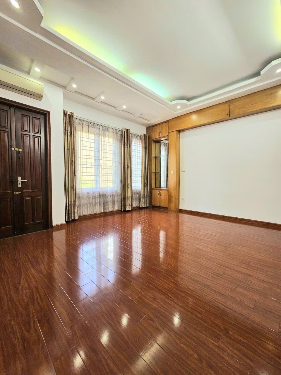 Bán nhà mặt ngõ Cầu Giấy - 58m² - 5 Tầng - 32 Tỷ