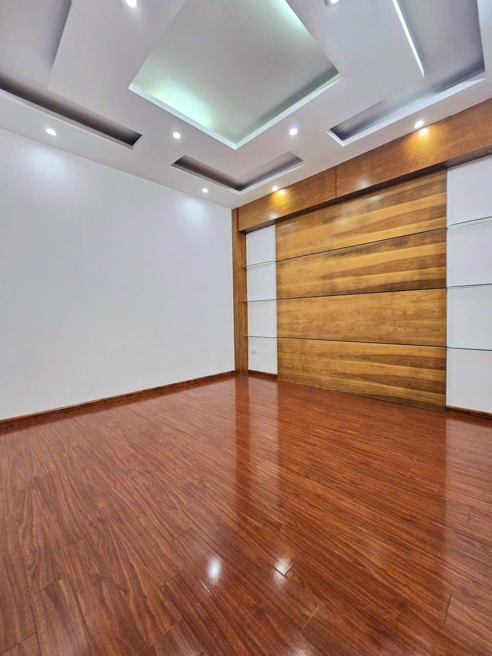 Bán nhà mặt ngõ Cầu Giấy - 58m² - 5 Tầng - 32 Tỷ