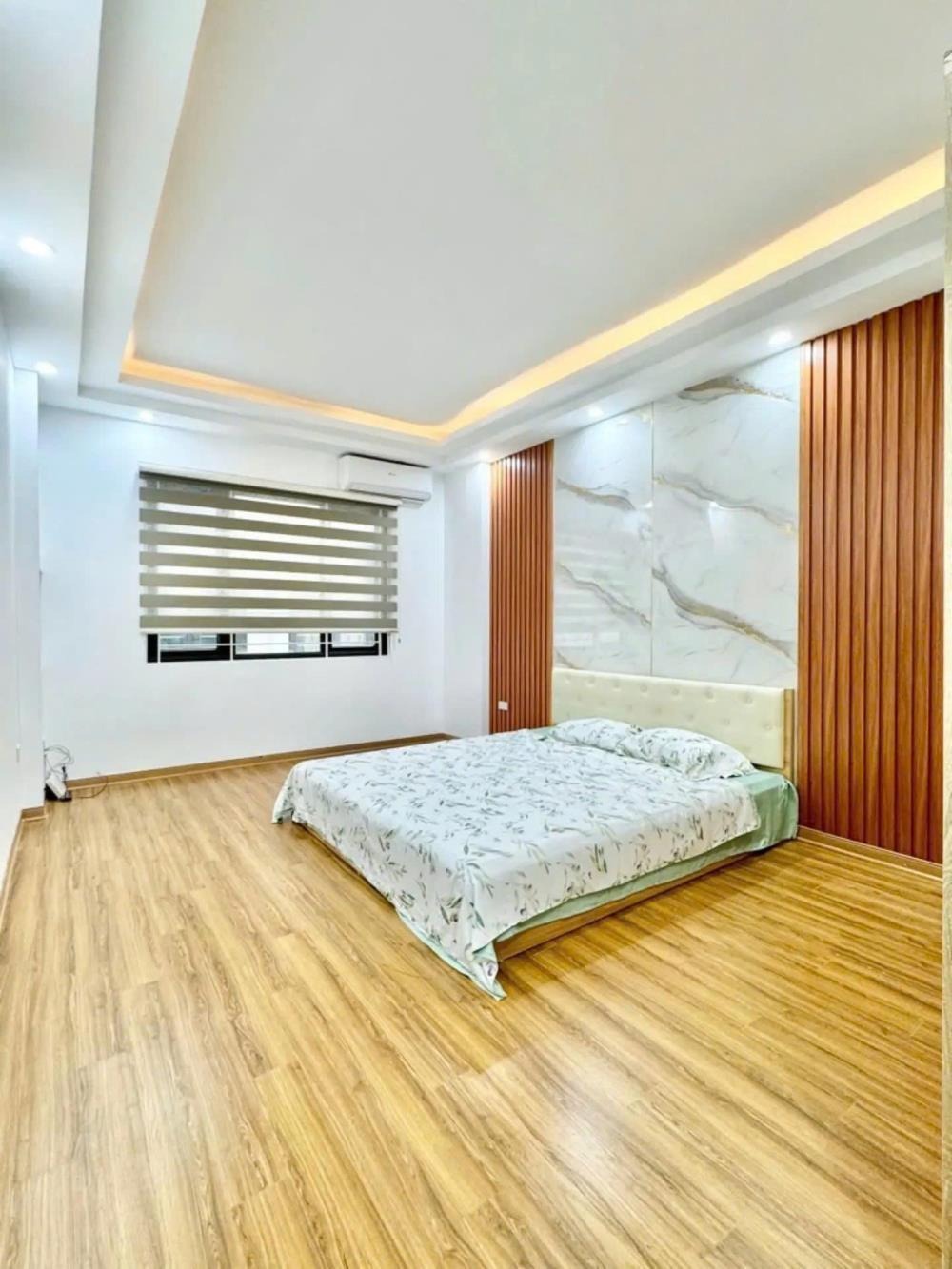 Bán Nhà Phố Mặt Tiền Nguyễn Thị Minh Khai, Quận 3 - Vị Trí Vàng, Giá Tốt