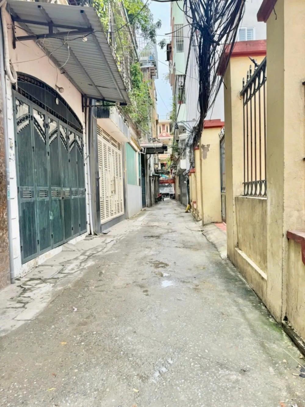 Bán Nhà Phố Mặt Tiền Nguyễn Thị Minh Khai, Quận 3 - Vị Trí Vàng, Giá Tốt