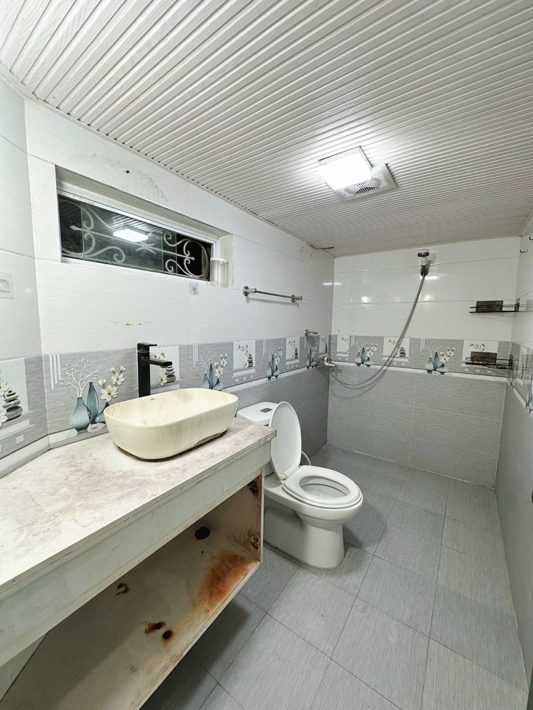 Bán Nhà Phố Hoàng Mai Vị Trí Đẹp, Ô Tô Đỗ Cửa, Nở Hậu - Giá Tốt