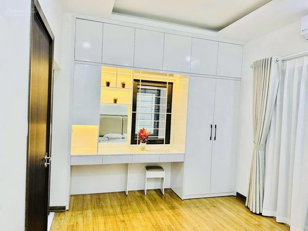Nhà đẹp 34m2, 5 tầng, thang máy, kinh doanh tốt - Giá 9.2 tỷ