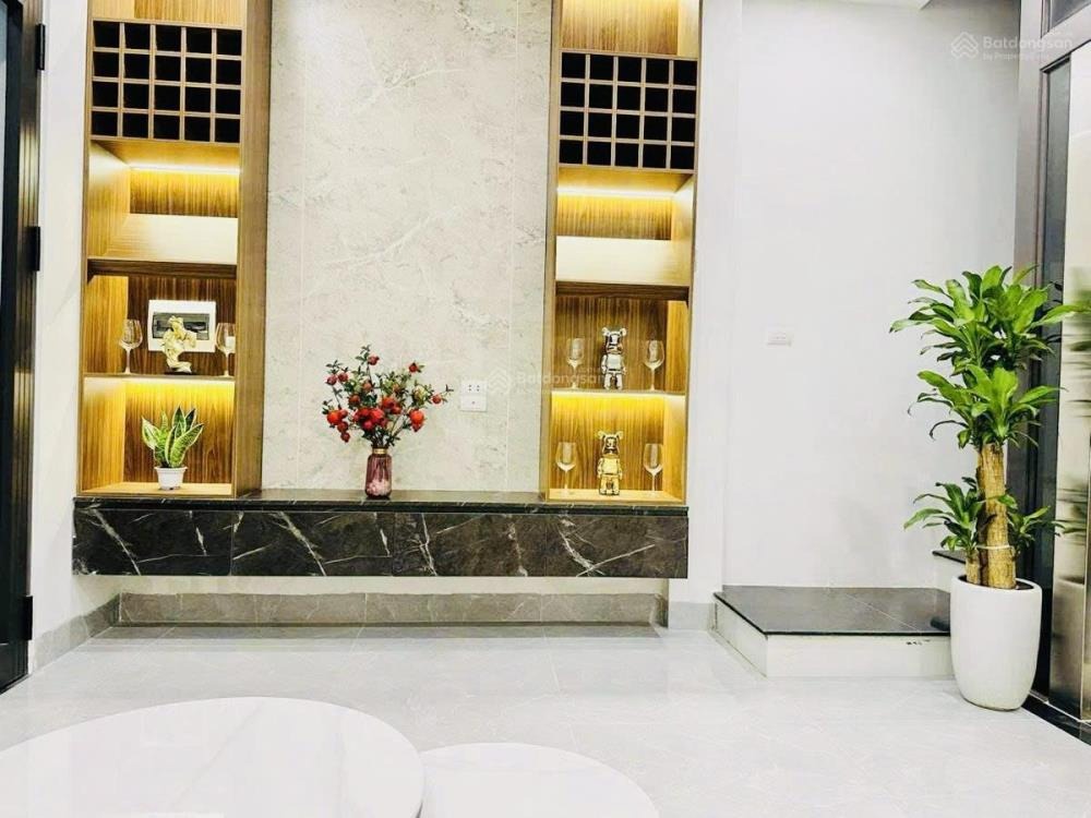 Nhà đẹp 34m2, 5 tầng, thang máy, kinh doanh tốt - Giá 9.2 tỷ