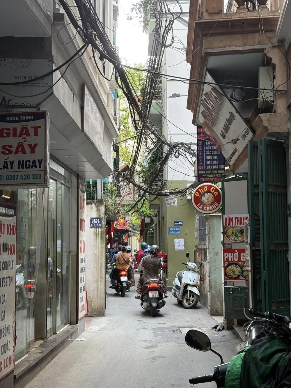 Bán nhà mặt ngõ Đường Láng, Đống Đa - 4 Tầng, Kinh Doanh Đắt