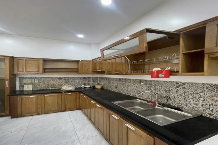 Nhà 3 tầng kiệt oto đỗ trước nhà Thái Thị Bôi