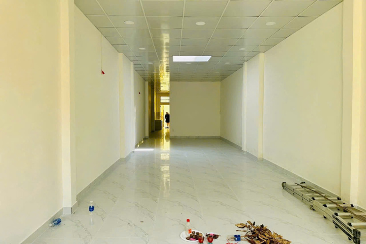 NHÀ MT BÙI CÔNG TRỪNG, HM ĐƯỜNG 20M, VỈA HÈ 3M GIÁ 4.25T