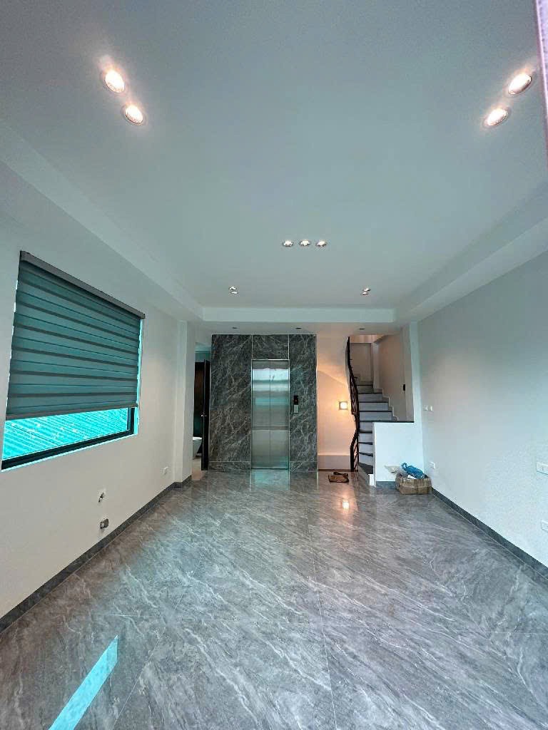 Bán nhà Quận Đống Đa - 7 Tầng, Thang Máy, Nội Thất Xịn - Giá 11.85 Tỷ