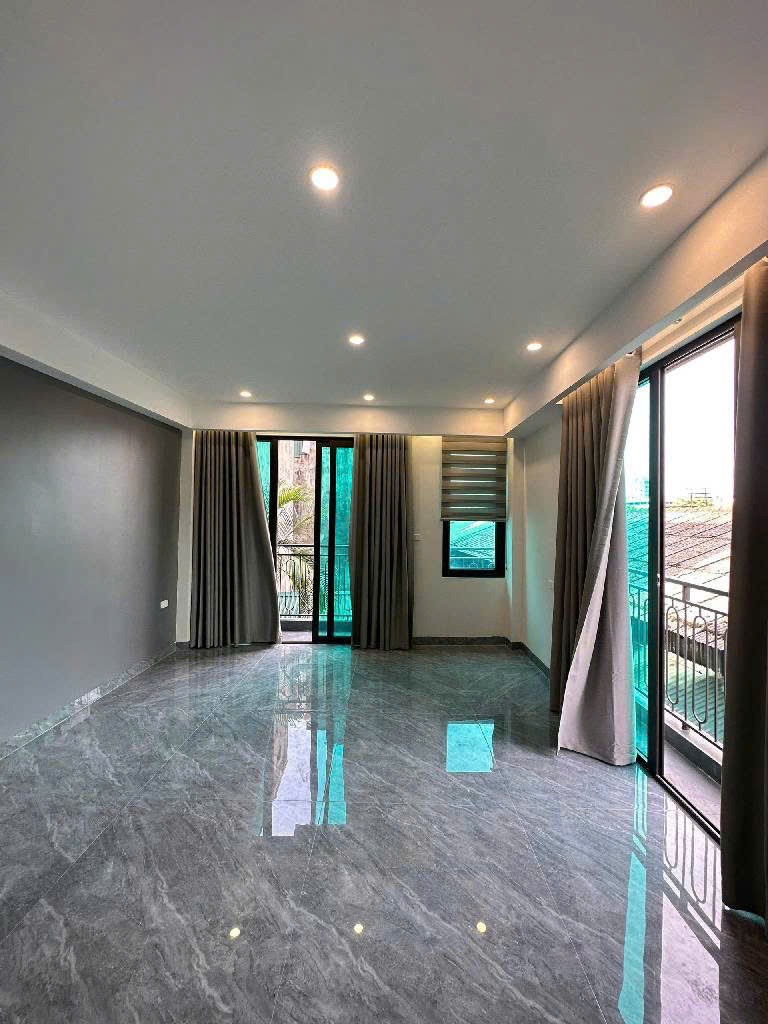 Bán nhà Quận Đống Đa - 7 Tầng, Thang Máy, Nội Thất Xịn - Giá 11.85 Tỷ