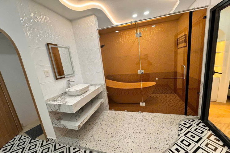 SÁT Q.1 - NHÀ ĐẸP 5 TẦNG BTCT - 4 PHÒNG - FULL NỘI THẤT - SỔ NỞ HẬU - NHỈNH 8 ĐỒNG